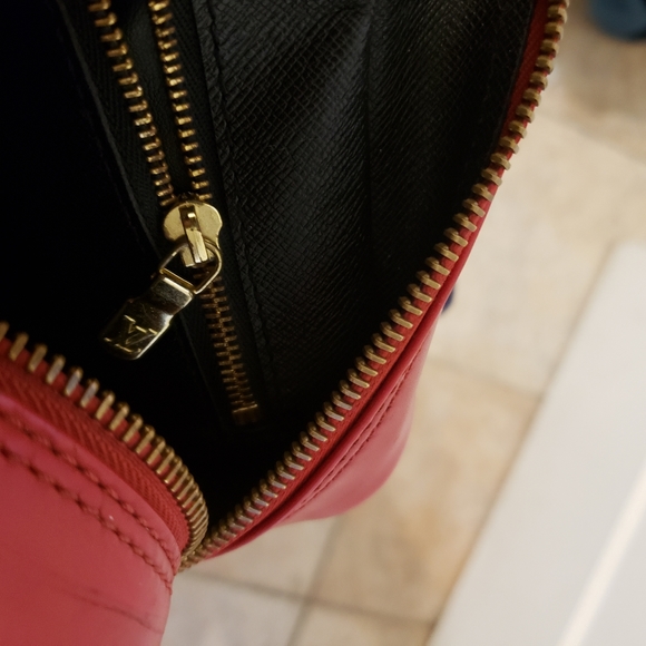 Louis Vuitton Red Epi Trocadero Crossbody - Picture 4 of 16